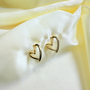 Aretes Corazón fino | Dorados