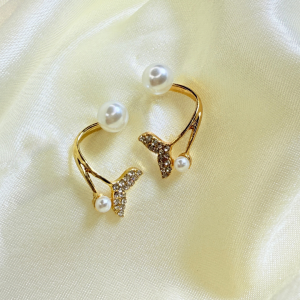 Aretes delfín perla | Dorado