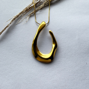 Collar con dije cuerda torcida | Dorado