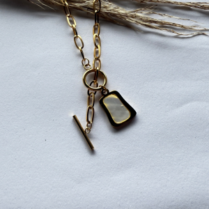 Collar labios de cadena con dije Nácar | Dorado