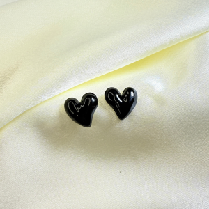 Aretes Corazón negro | Negro, Dorado